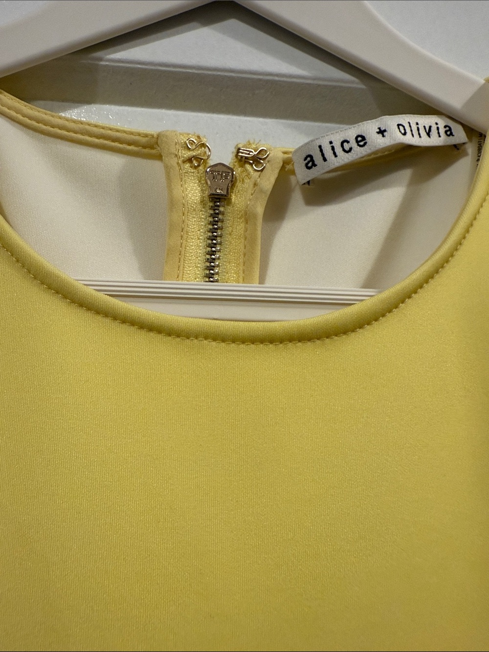 Alice + Olivia Yellow Scenic Print Mini Dress - Picture 4 of 6